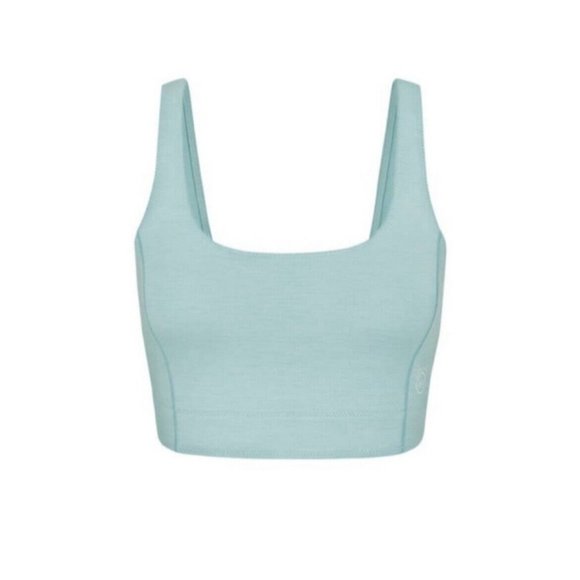 Allbirds Natural Flow Crop Tank‎ in Green Hush - Picture 1 of 10